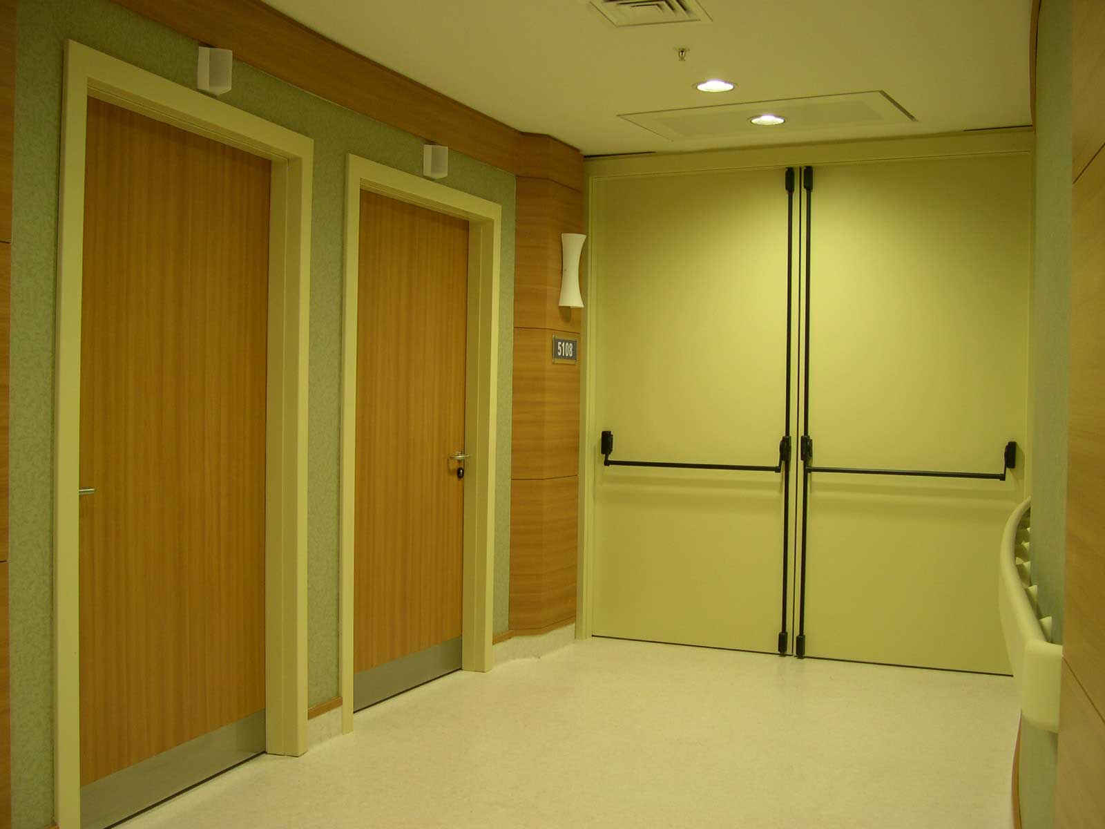yangin-kapisi-MEDICANA-HASTANESI-MUTLAKA